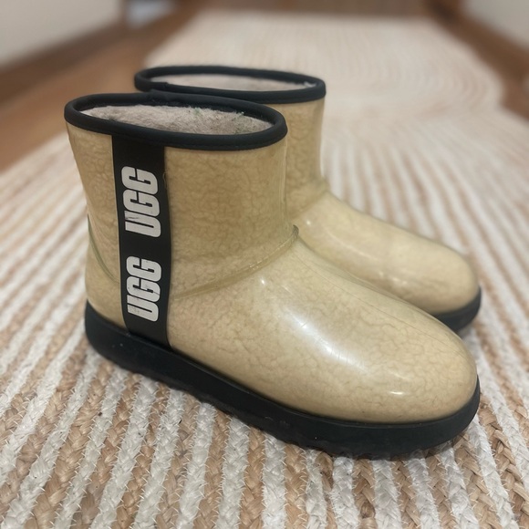 UGG Shoes - UGG Classic Clear Mini Boot
Natural Black (Women's)